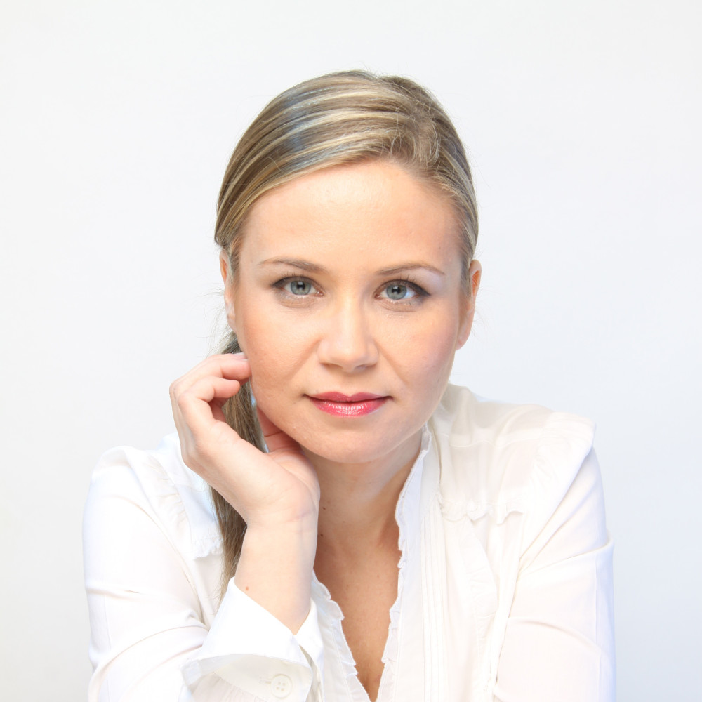 ELISABETH EXPÓSITO
